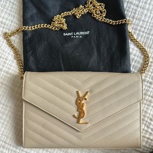 ❤️‍YSL Saint Laurent Monogram Envelope Medium Wallet w/Chain in Grained Leather❤